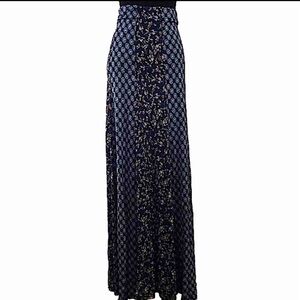 American Rag Skirt Maxi Circle Skirt Blue Floral Knit Stretch Flowy Size Medium